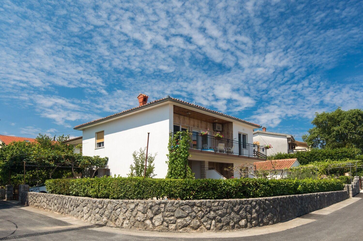 Apartments Kate - 100 M From Beach Malinska Exterior foto